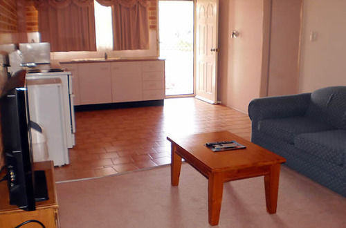 Lake Haven Motor Inn Gorokan Bagian luar foto